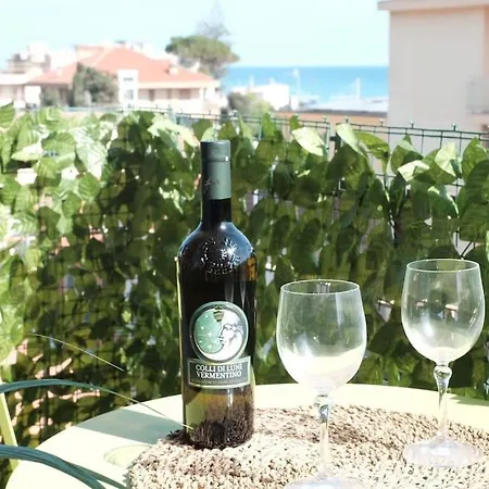 A Due Passi Dal Mare