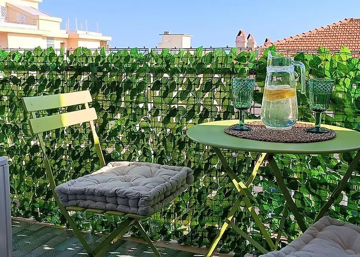 A Due Passi Dal Mare *